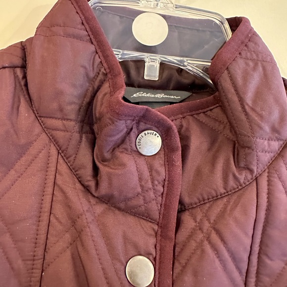 EDDIE BAUER Quilted Vest, Burgundy, Medium - Picture 4 of 6